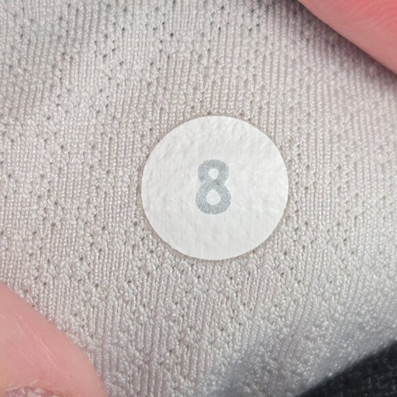 Lululemon Groovy Run Short 4.5" *SeaWheeze - 8 2012 Seawheeze - Wheezy Dot Multi - Picture 4 of 4